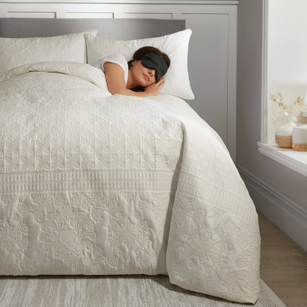 Juego de funda nórdica con relieve + 2 fundas de almohada Avery Stripe de Serene