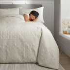 Juego de funda nórdica con relieve + 2 fundas de almohada Avery Stripe de Serene