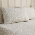 Juego de sábana bajera ajustable + 2 fundas de almohada Tess Natural de D&D | Alto 28 cm