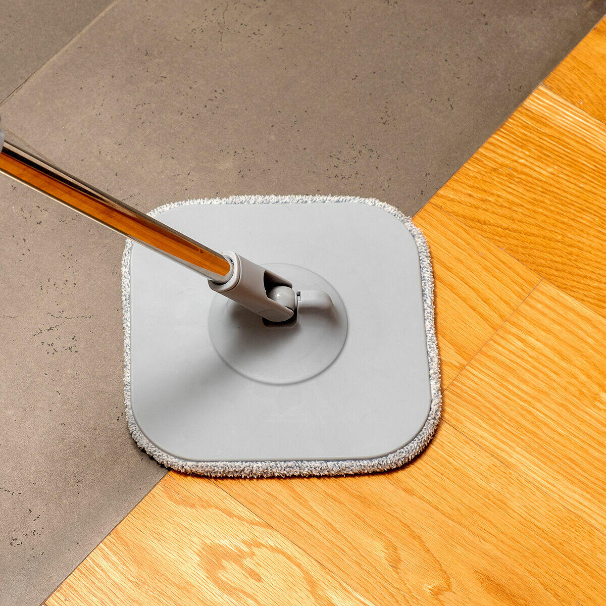 Mopa Giratoria con Autolimpieza y Cubo Separador Selimop - InnovaGoods