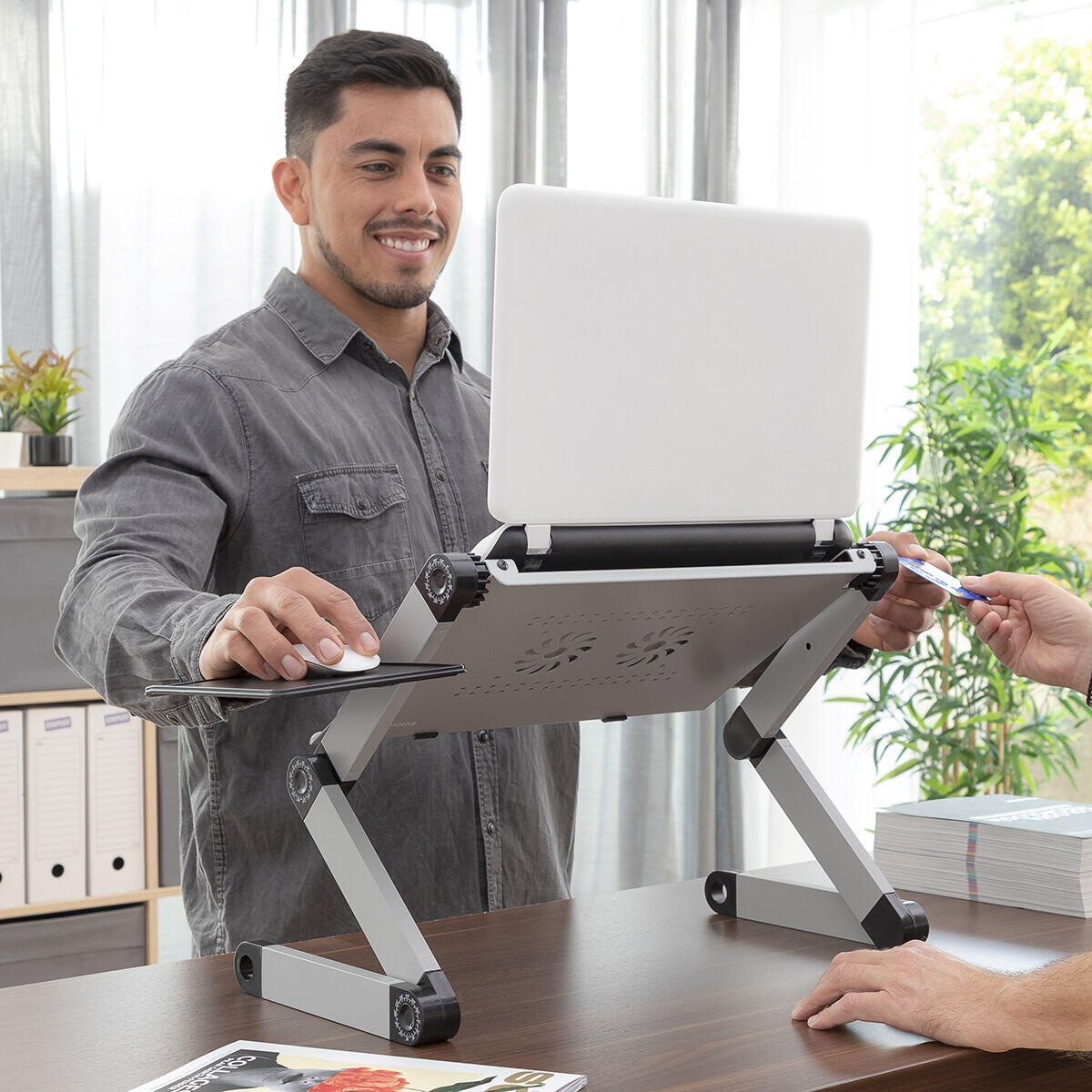 Mesa Ajustable Multiposición para Ordenador Portátil Omnible - InnovaGoods