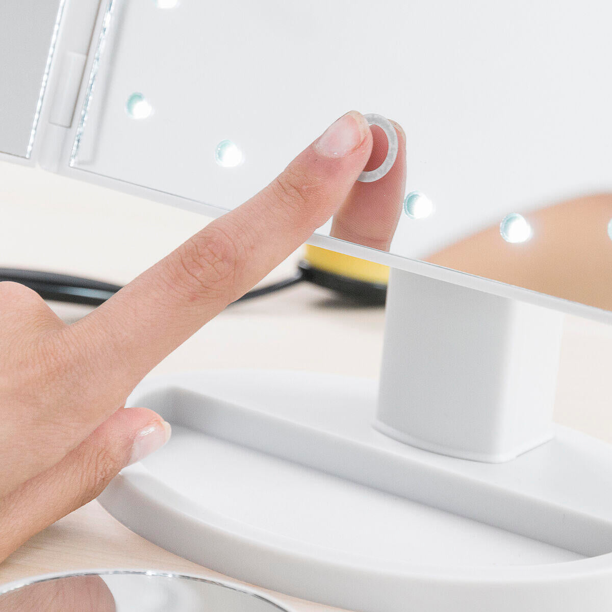 Espejo de Aumento con LED 4-in-1 Ledflect - InnovaGoods