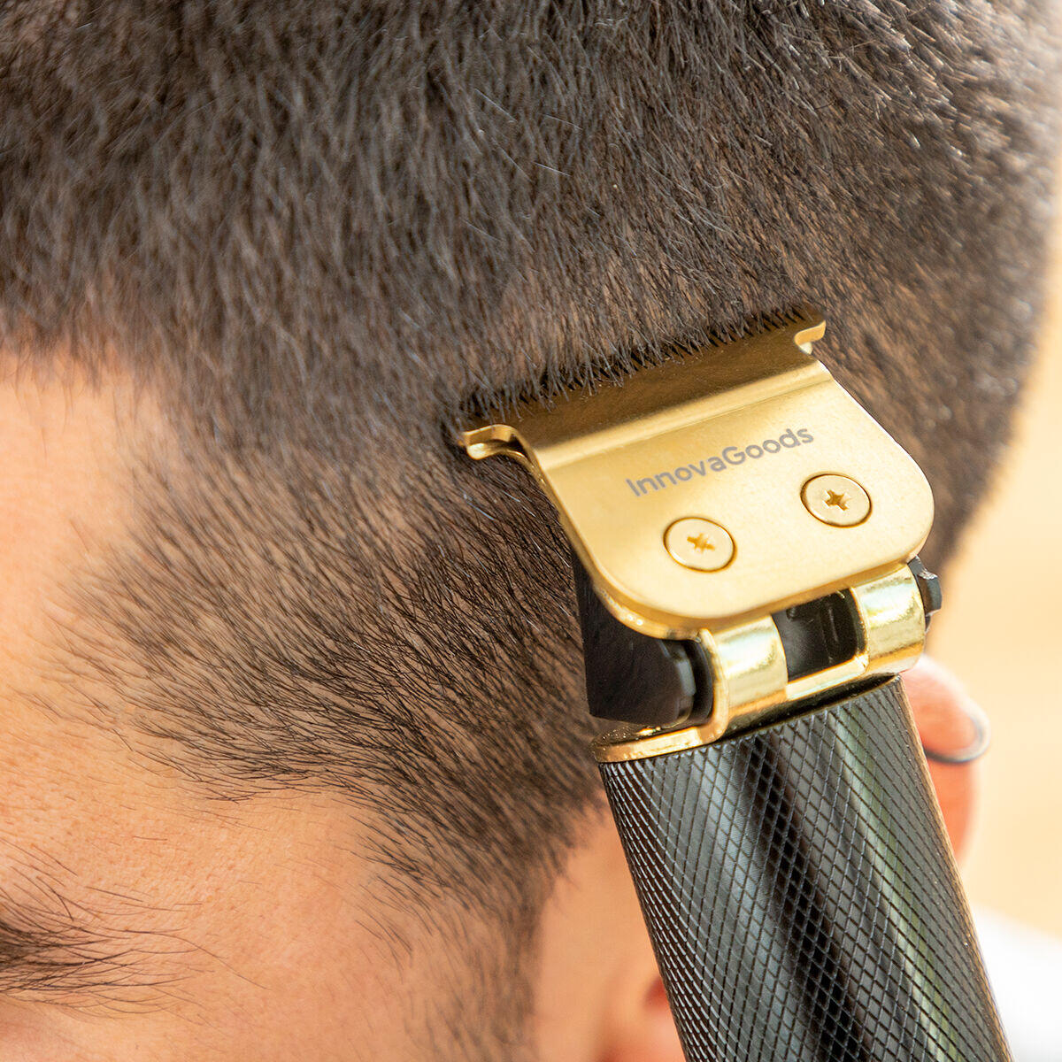 Cortapelos Profesional Recargable con Accesorios Triher - InnovaGoods