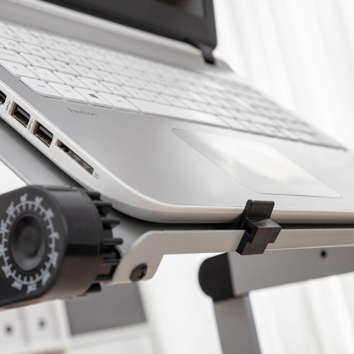 Mesa Ajustable Multiposición para Ordenador Portátil Omnible - InnovaGoods