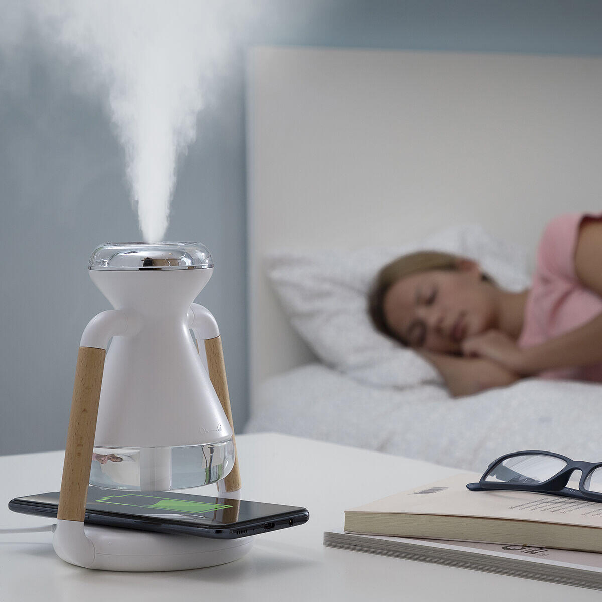 Humidificador Difusor de Aromas y Cargador Inalámbrico 3 en 1 Misvolt - InnovaGoods