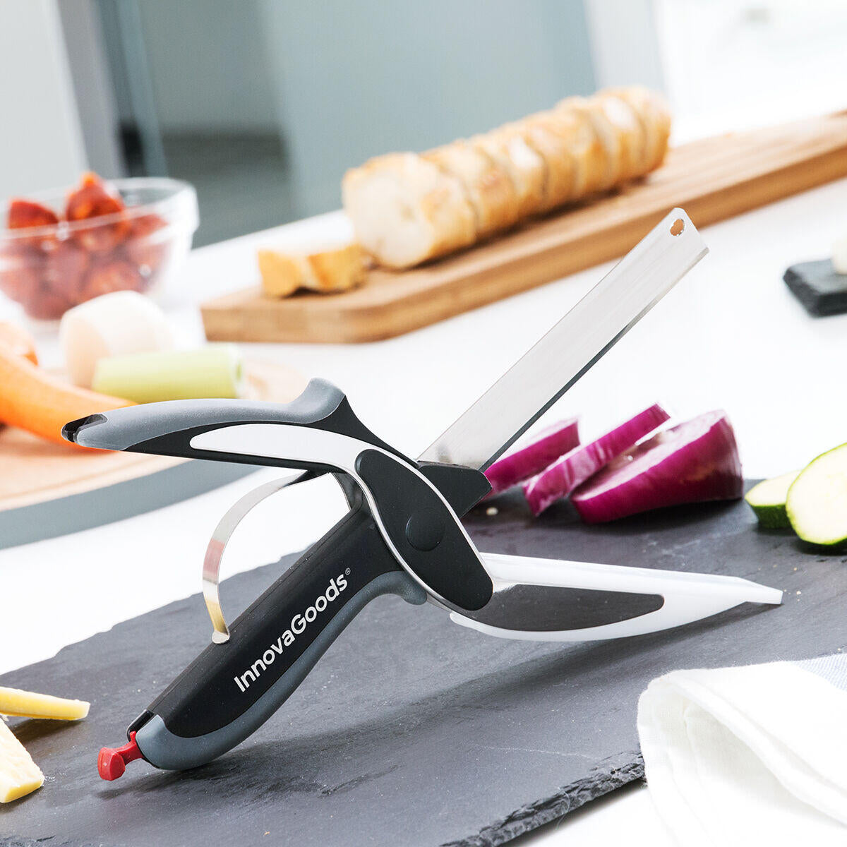 Cuchillo-Tijera con Mini Tabla de Cortar Integrada Scible - InnovaGoods