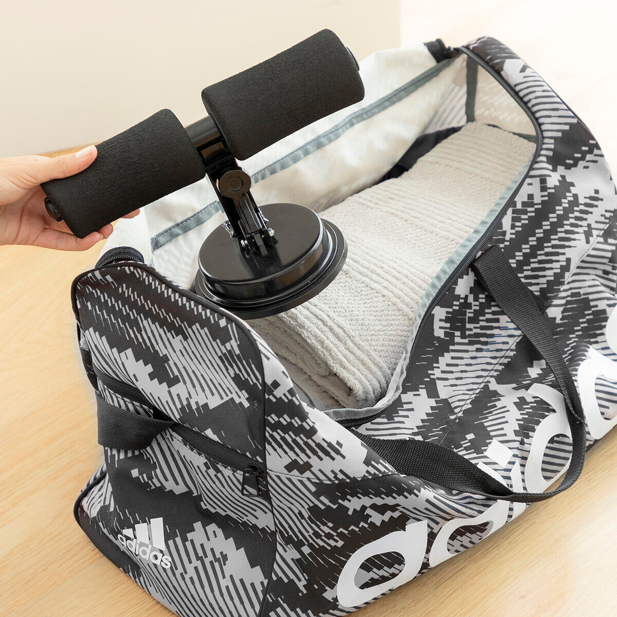 Barra de Sujeción para Abdominales con Ventosa y Guía de Ejercicios CoreUp - InnovaGoods