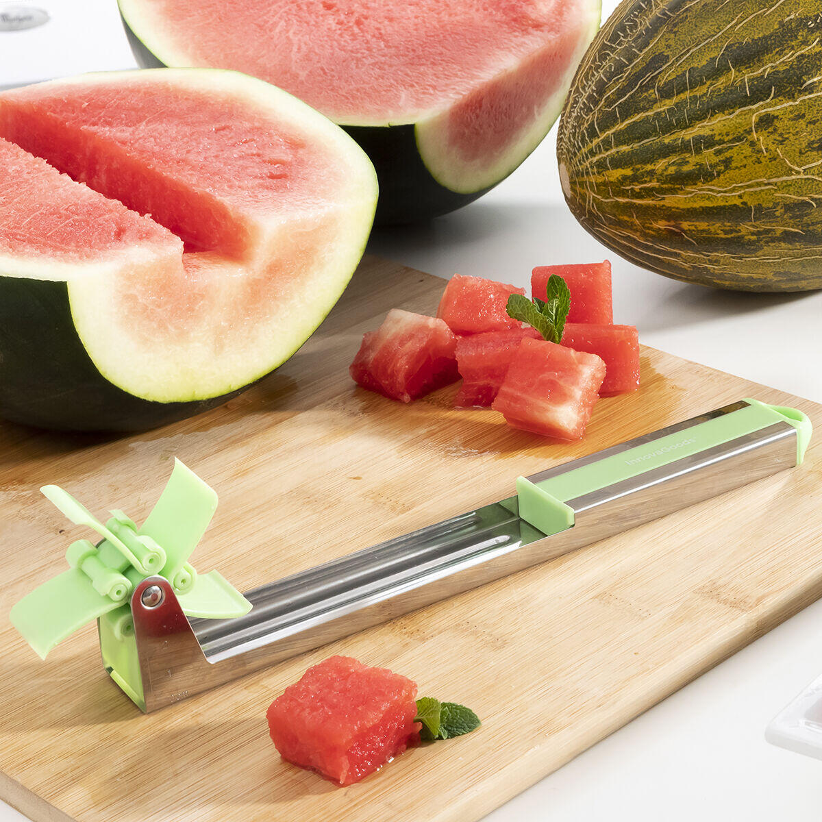 Cortador de Sandía en Cubos Cutmil - InnovaGoods