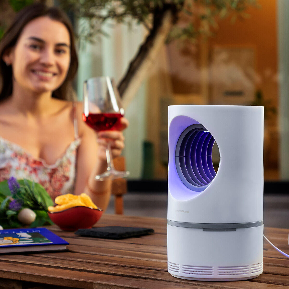 Lámpara Antimosquitos por Succión KL Virvel - InnovaGoods