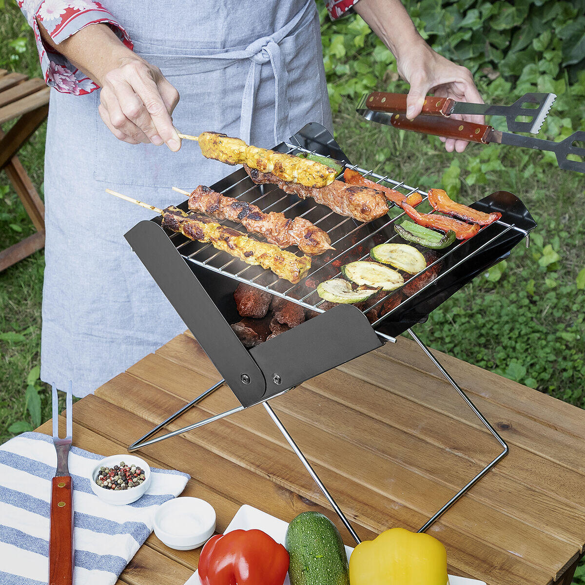 Mini Barbacoa Plegable Portátil para Carbón Foldecue - InnovaGoods