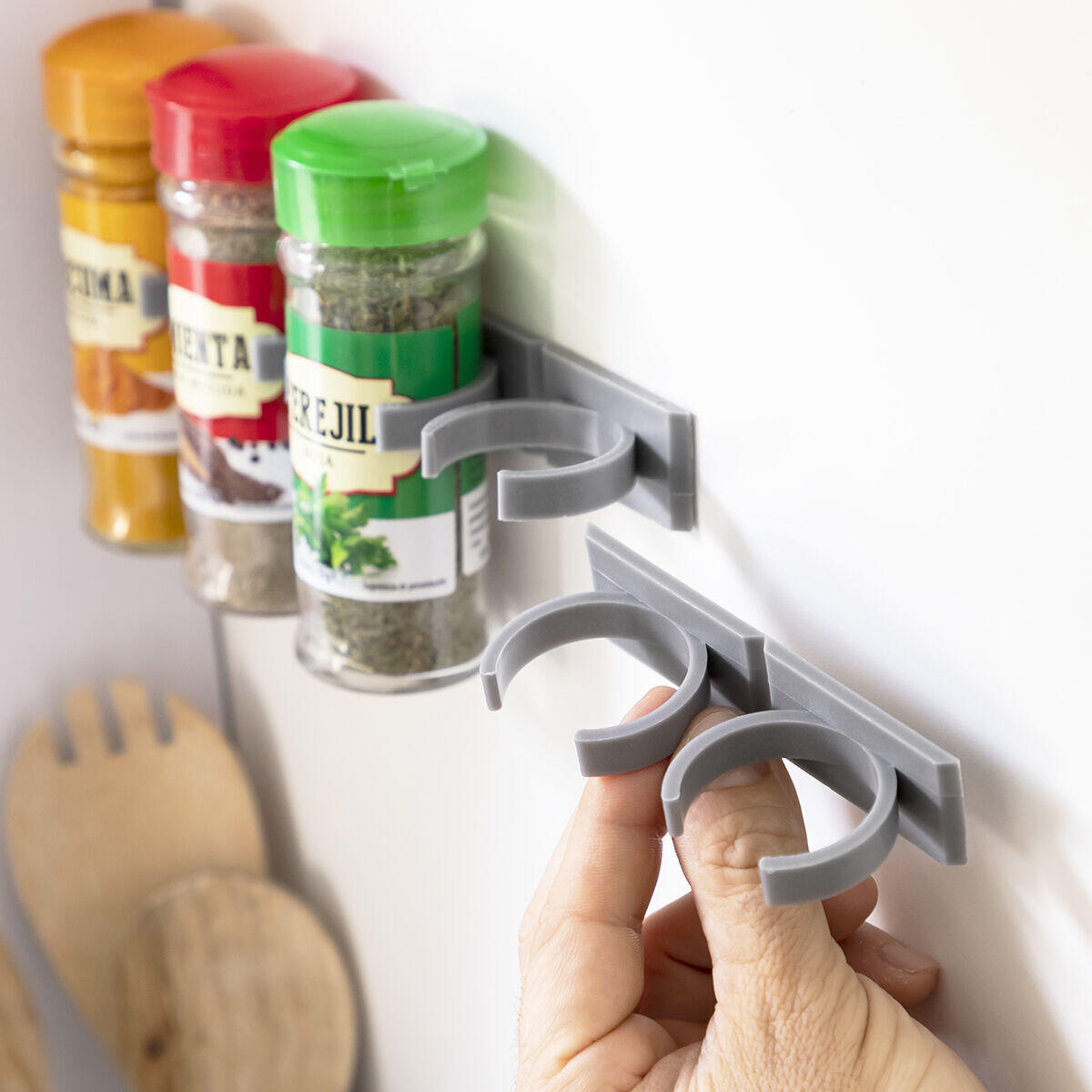 Tarros especieros adhesivos y divisibles