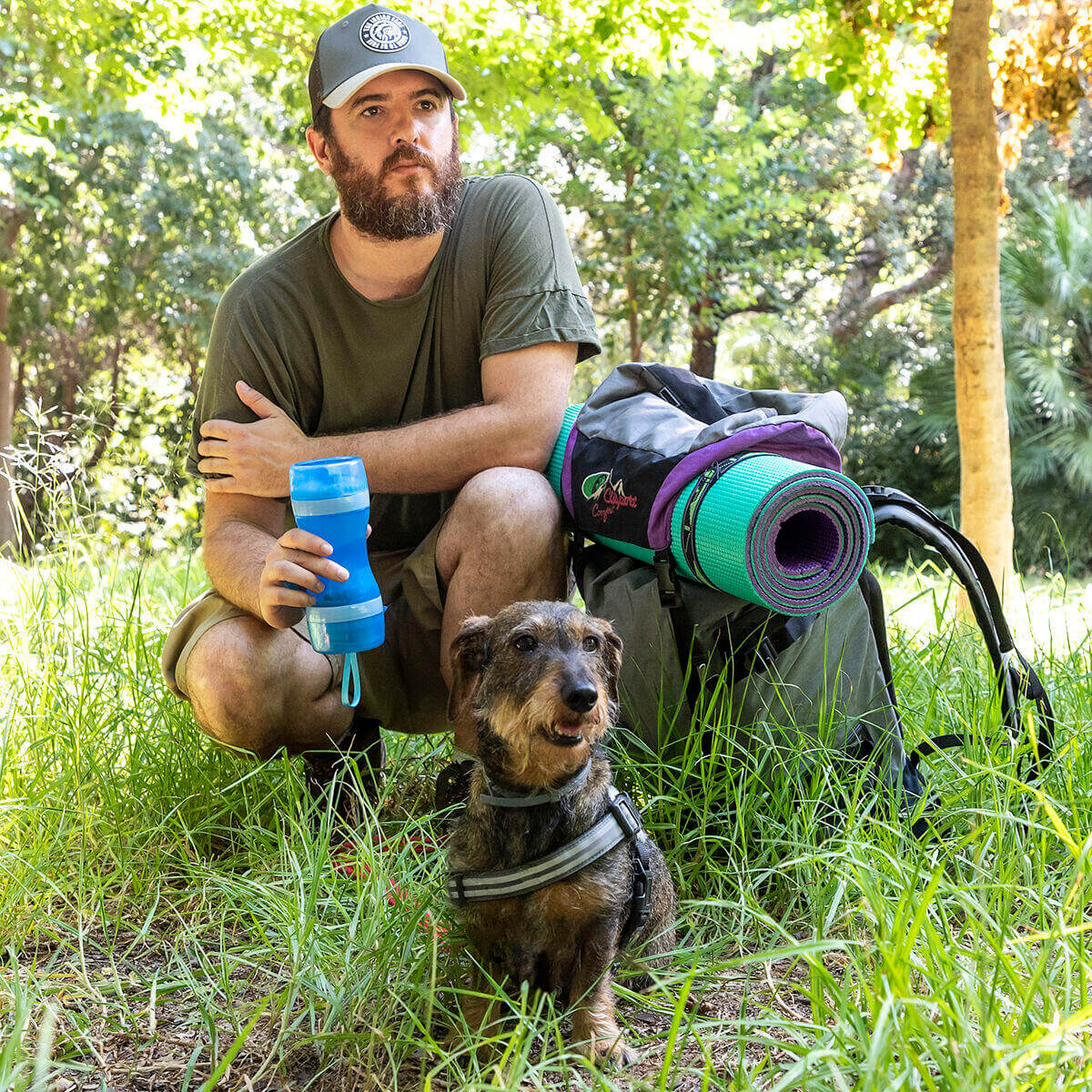 Botella con Depósito de Agua y Comida para Mascotas 2 en 1 Pettap - InnovaGoods