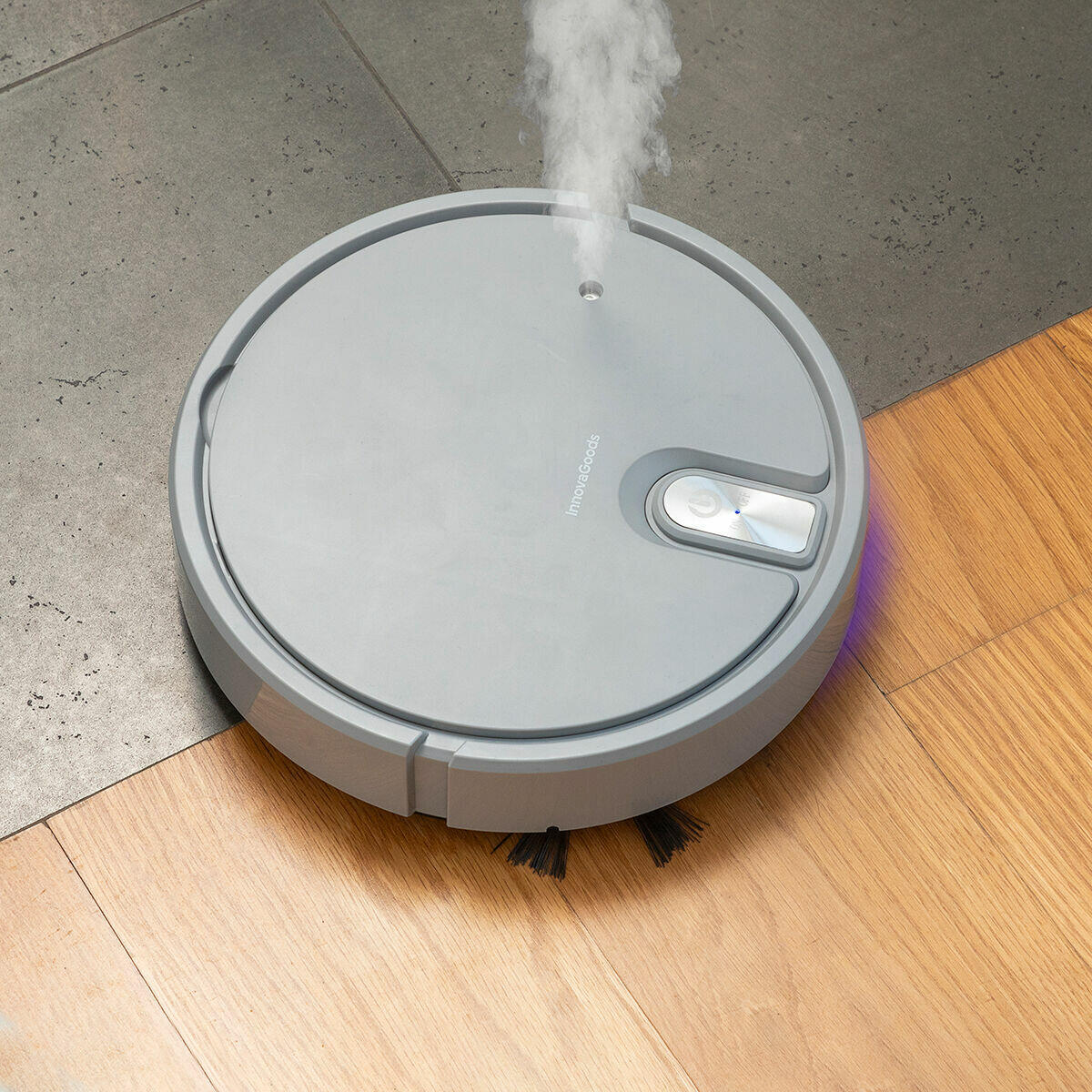 Robot Aspirador Recargable Multifunción 5 en 1 Varob limpiando piso
