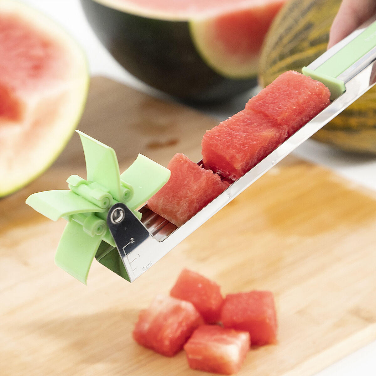 Cortador de Sandía en Cubos Cutmil - InnovaGoods