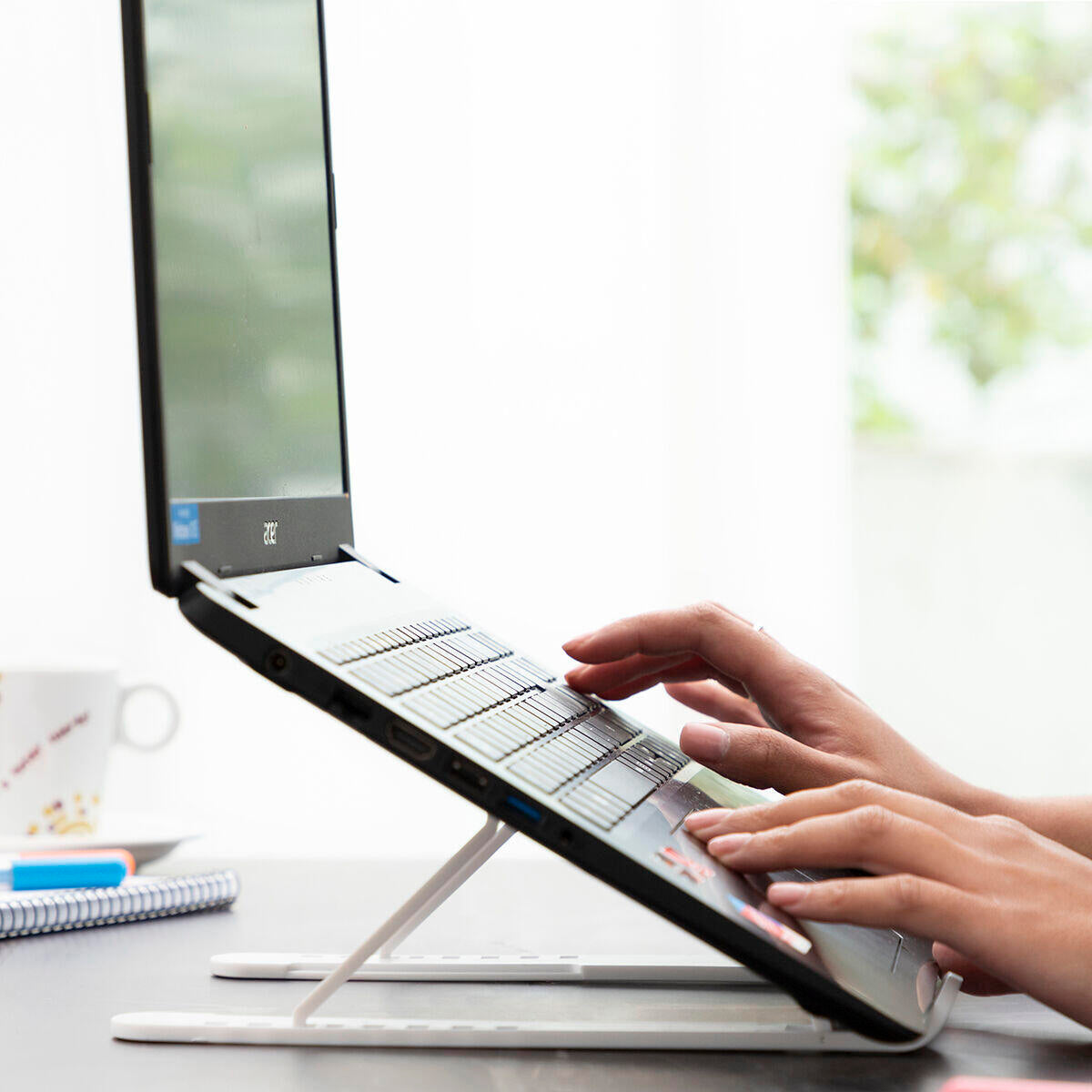 Soporte Plegable y Regulable para Portátil Flappot - InnovaGoods