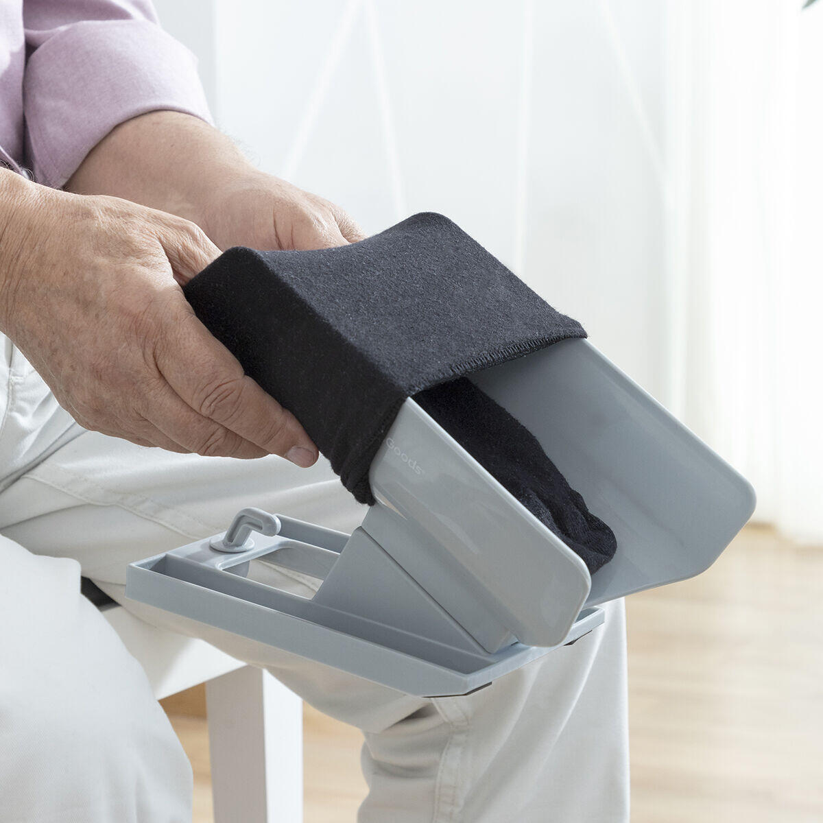 Calzador de Calcetines y Zapatos con Quitacalcetines Shoeasy - InnovaGoods