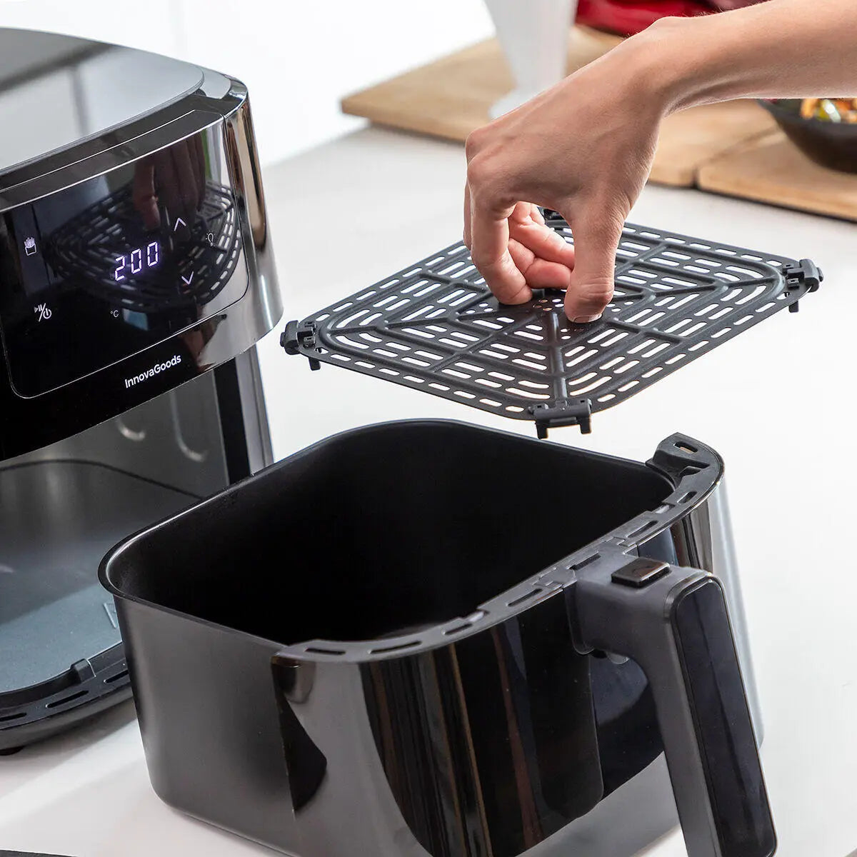 Freidora de Aire 5L Fryinn Balance 5000 con Báscula y Recetario , Acero Inoxidable y Pantalla Táctil Negro 1500W- InnovaGoods Dropea