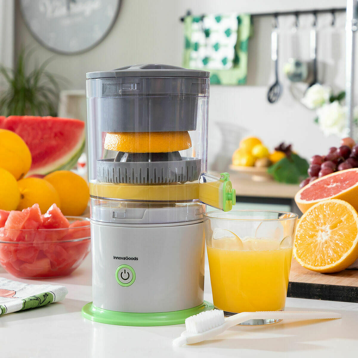 Exprimidor Recargable Automático Juisso - InnovaGoods Dropea