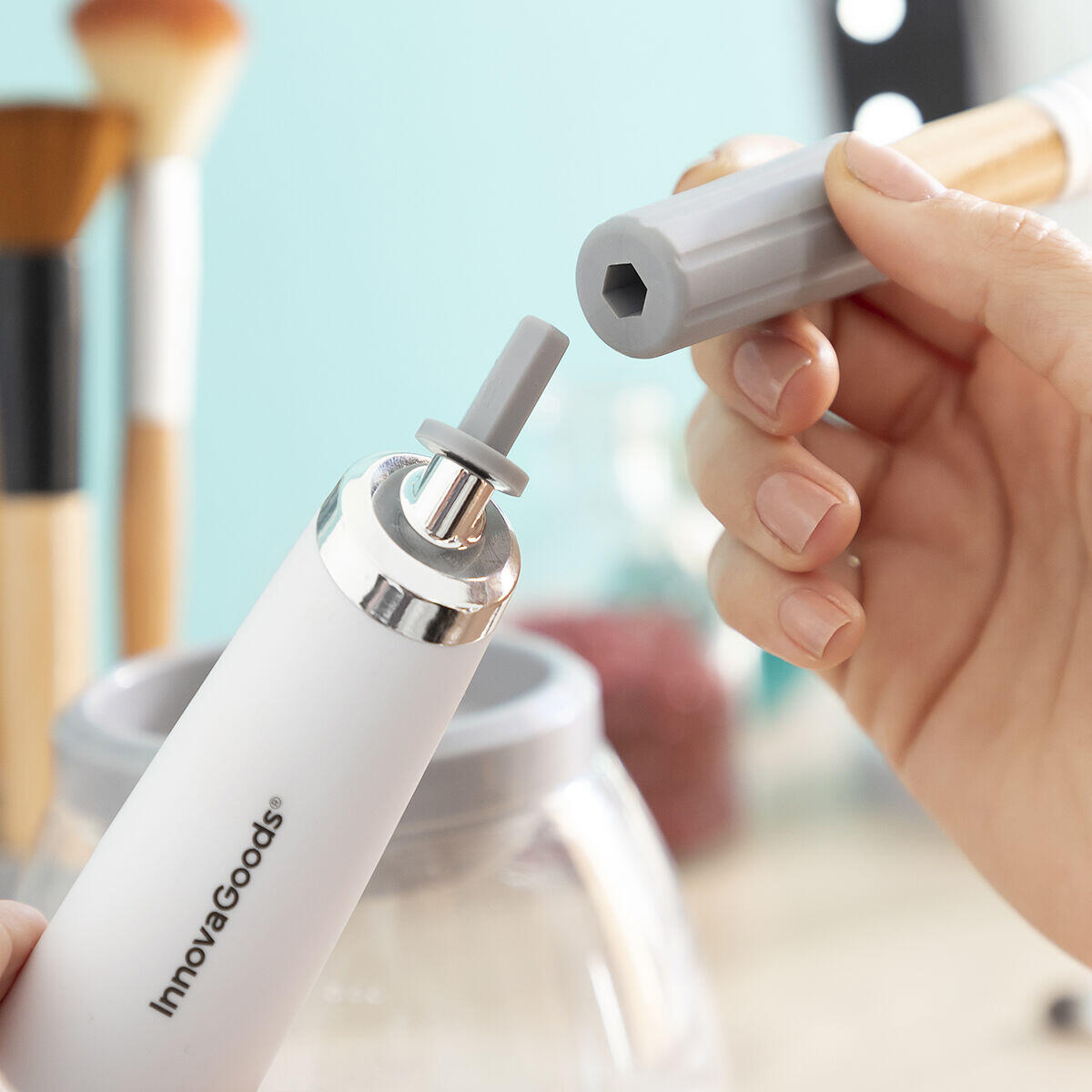 Detalle del Limpiador y Secador Automático de Brochas de Maquillaje Maklin InnovaGoods