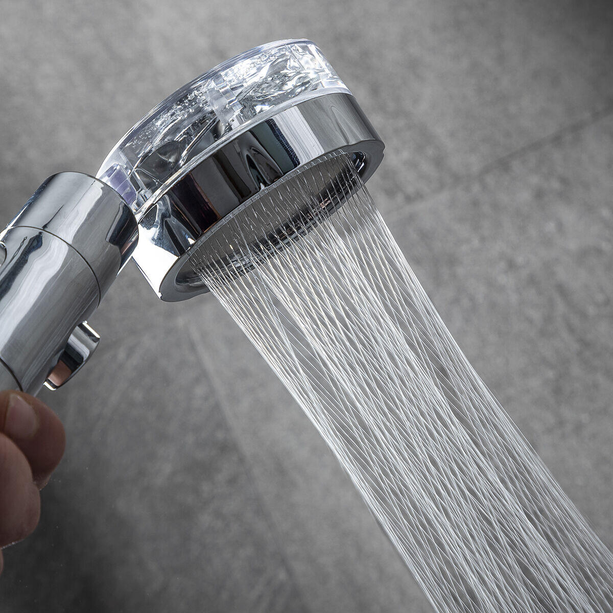 Ecoducha con Hélice de Presión y Filtro Purificador Heliwer - InnovaGoods