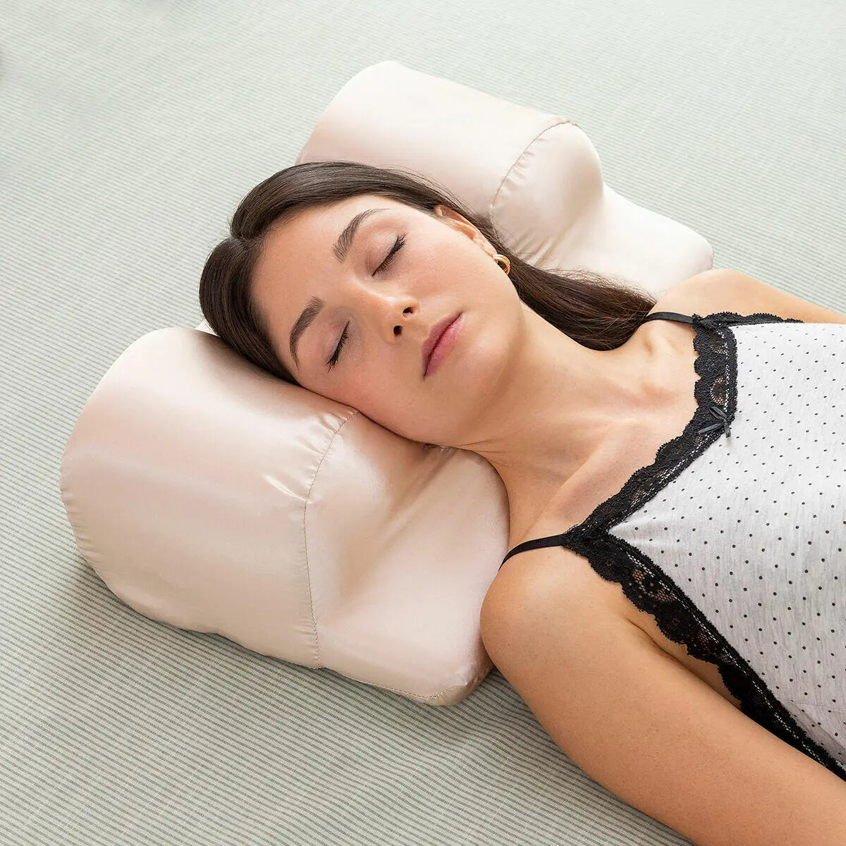 Almohada Cervical Antiarrugas con Funda de Satén Youthlow - InnovaGoods Dropea