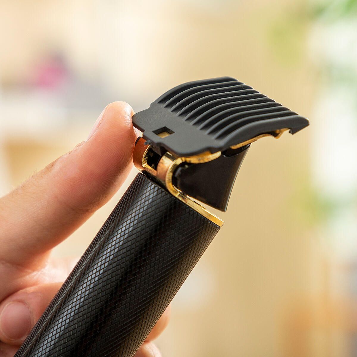 Cortapelos Profesional Recargable con Accesorios Triher - InnovaGoods