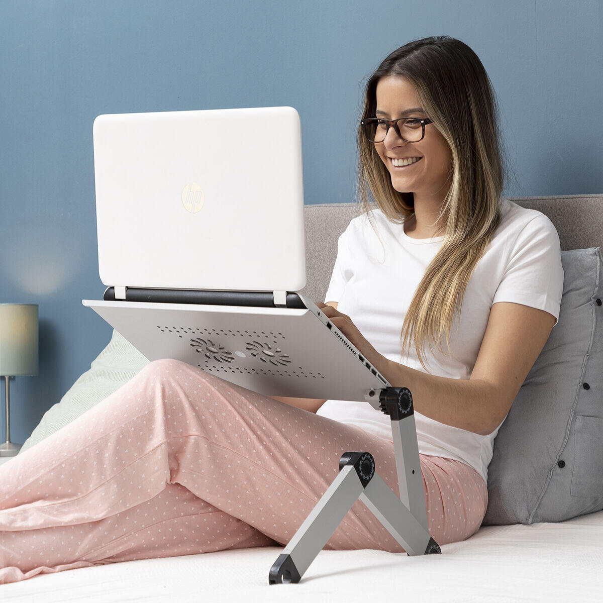 Mesa Ajustable Multiposición para Ordenador Portátil Omnible - InnovaGoods