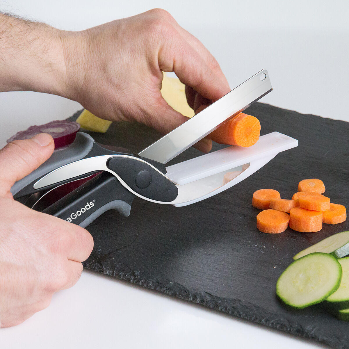 Cuchillo-Tijera con Mini Tabla de Cortar Integrada Scible - InnovaGoods