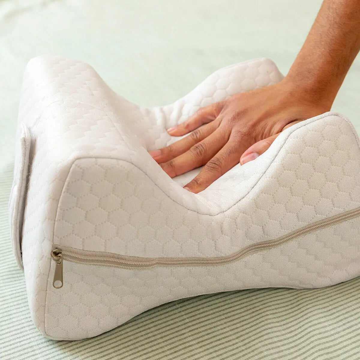 Almohada para Piernas con Cinta de Sujeción Lerellow - InnovaGoods Dropea